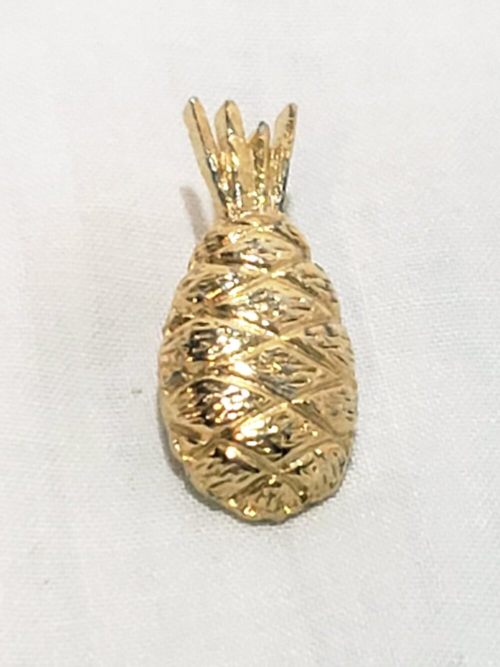 Pineapple Textured Fruit 1" Lapel Hat Pin Gold tone